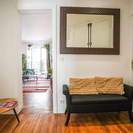 Tranquil Retreat In The 16th Arrondissement Appartamento Parigi
