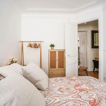 Tranquil Retreat In The 16th Arrondissement Parigi